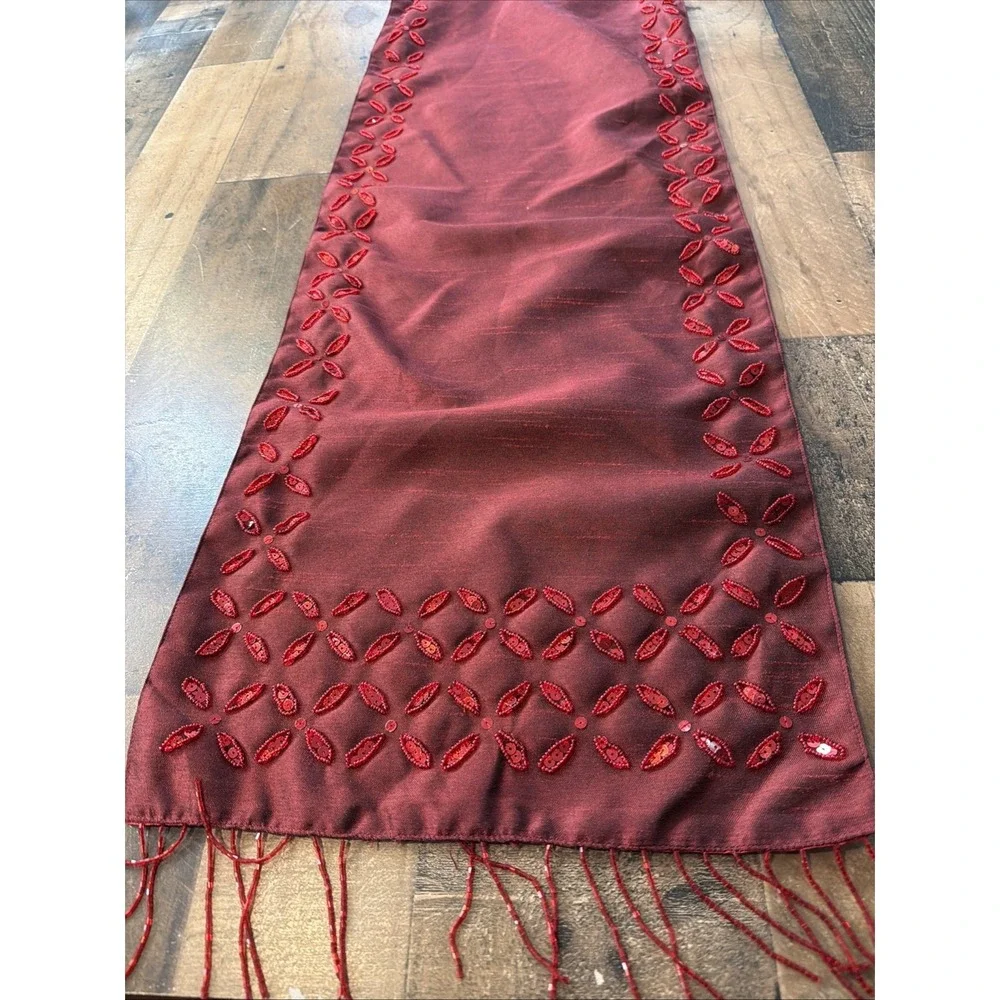 VTG Soft‎ Impressions Burgundy Red Beaded Poinsettia Table Runner 76x12.8